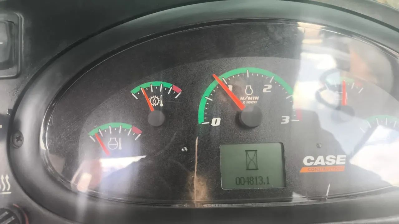 retroescavadeira case 580n ano 2020 - Foto 4