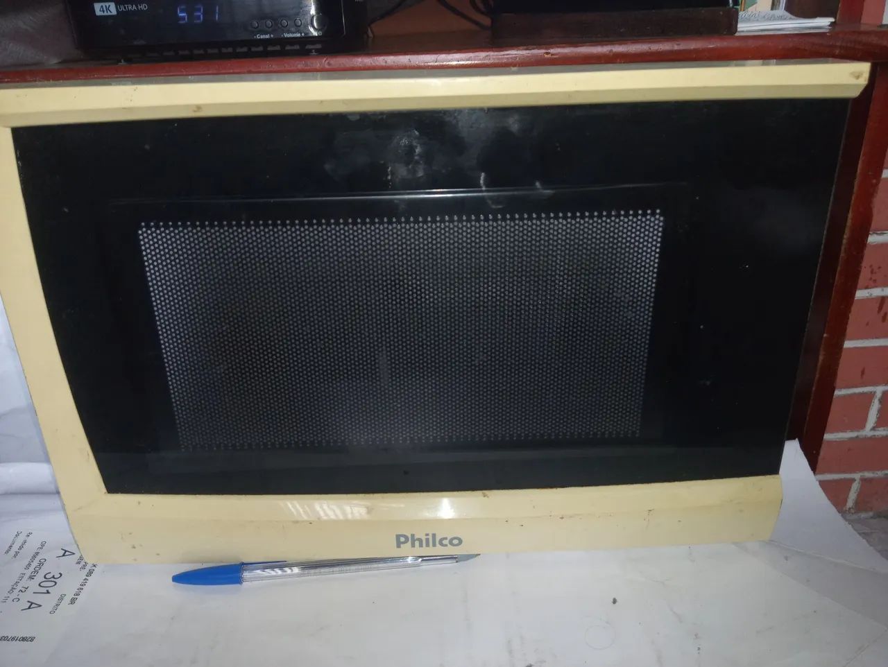 Porta de microondas Philco.