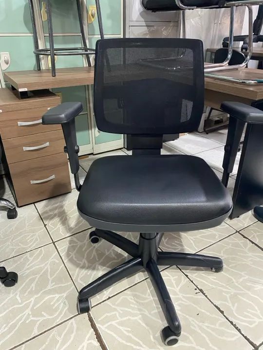 Cadeira brizza executiva (semi nova) tenho 10 unidades