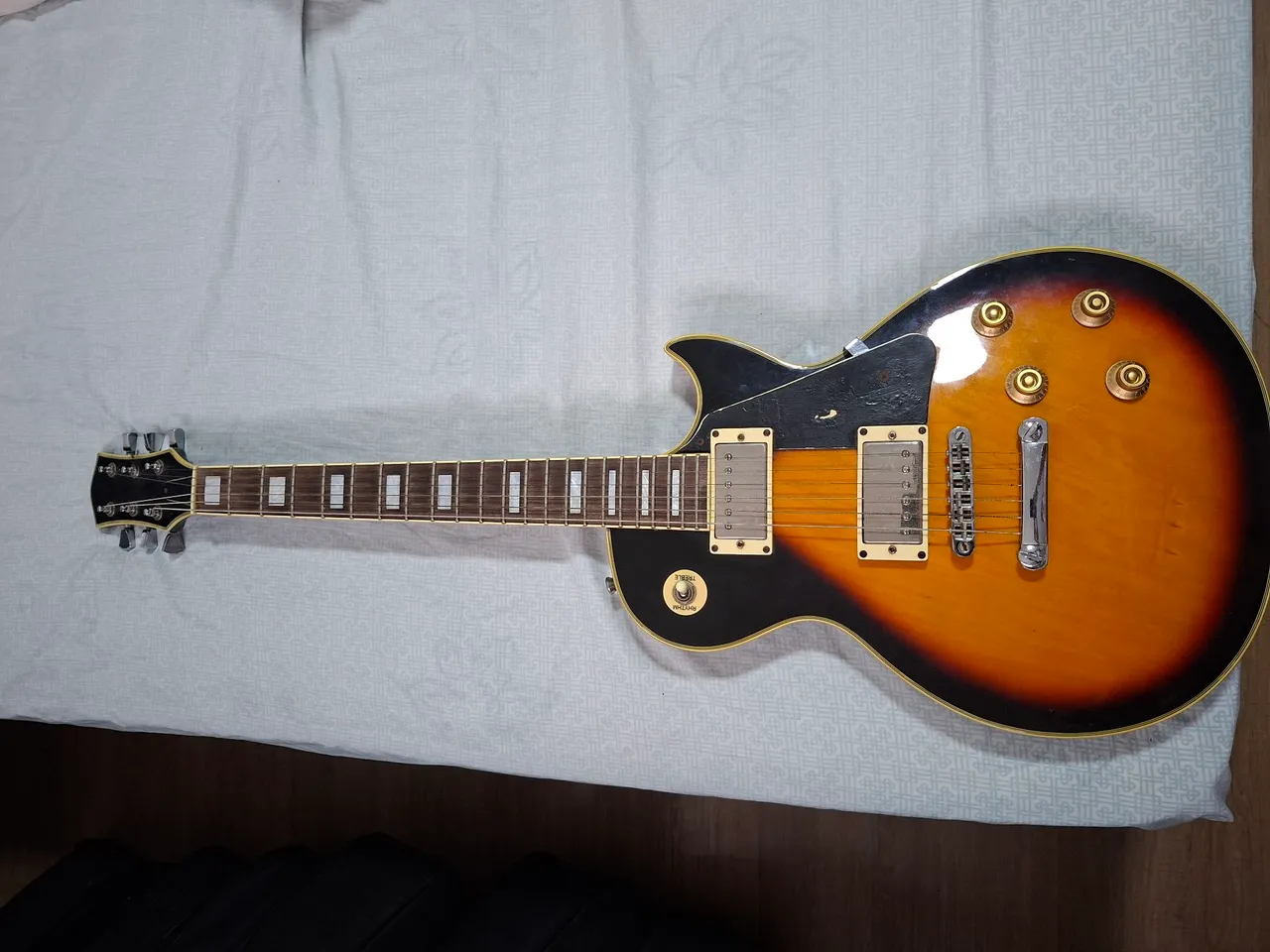 Guitarra Les Paul Sunburst