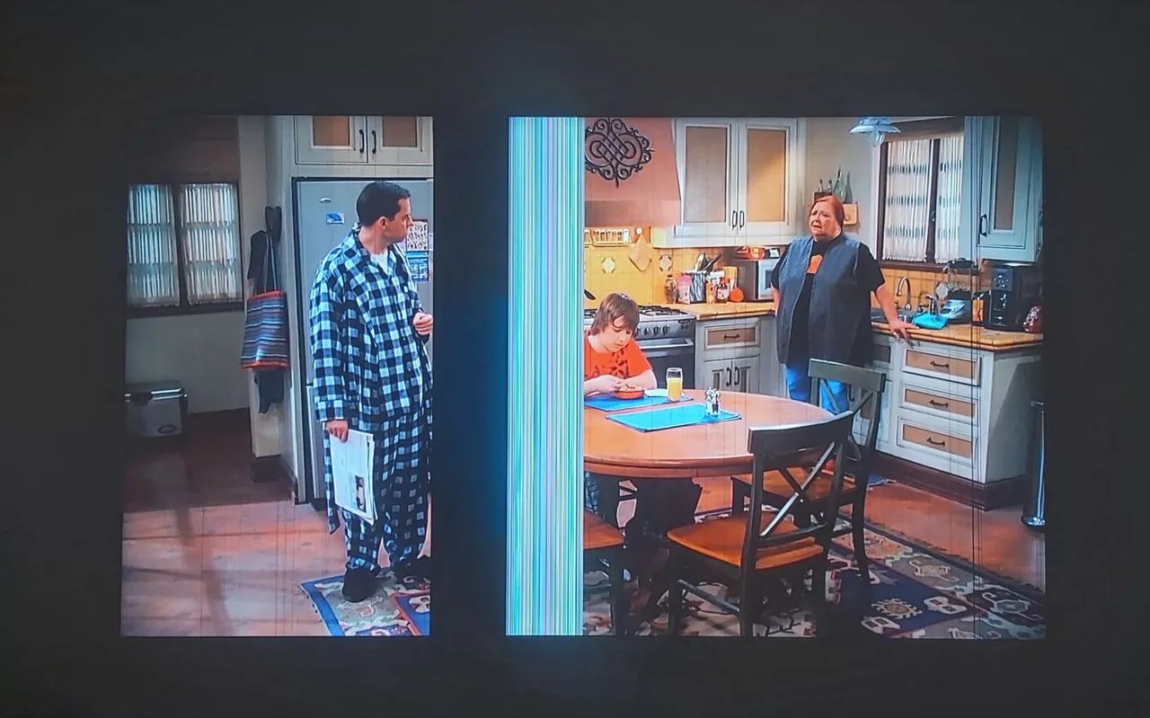 TV com faixas na tela - Foto 5