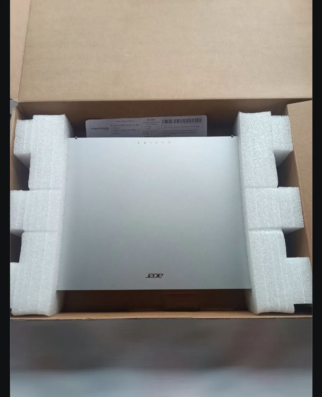 Vendo notebook Acer core i3 8 gb com nota fiscal 