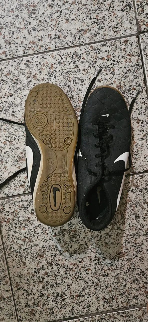 Chuteira nike Society tamanho 40 - Foto 2