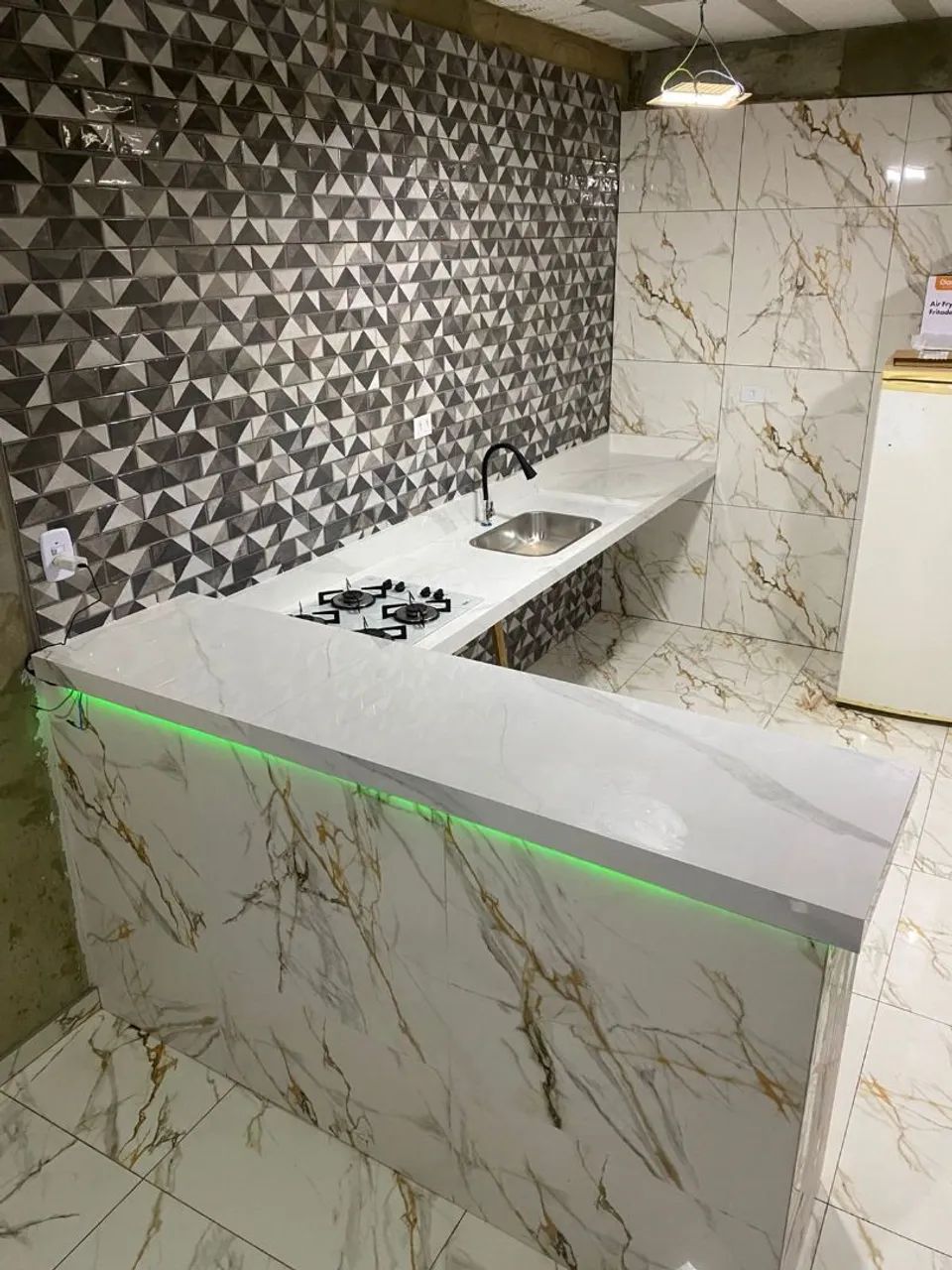Bancada esculpida em porcelanato