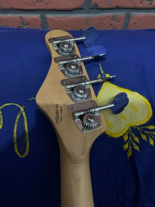 Baixo 4 Cordas Condor Music Man Custom  Ativo EMG - Foto 2