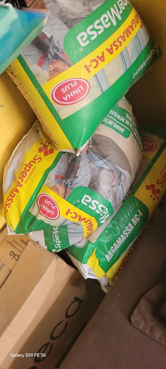 Vendo 06 pacotes de argamassa por 100reais