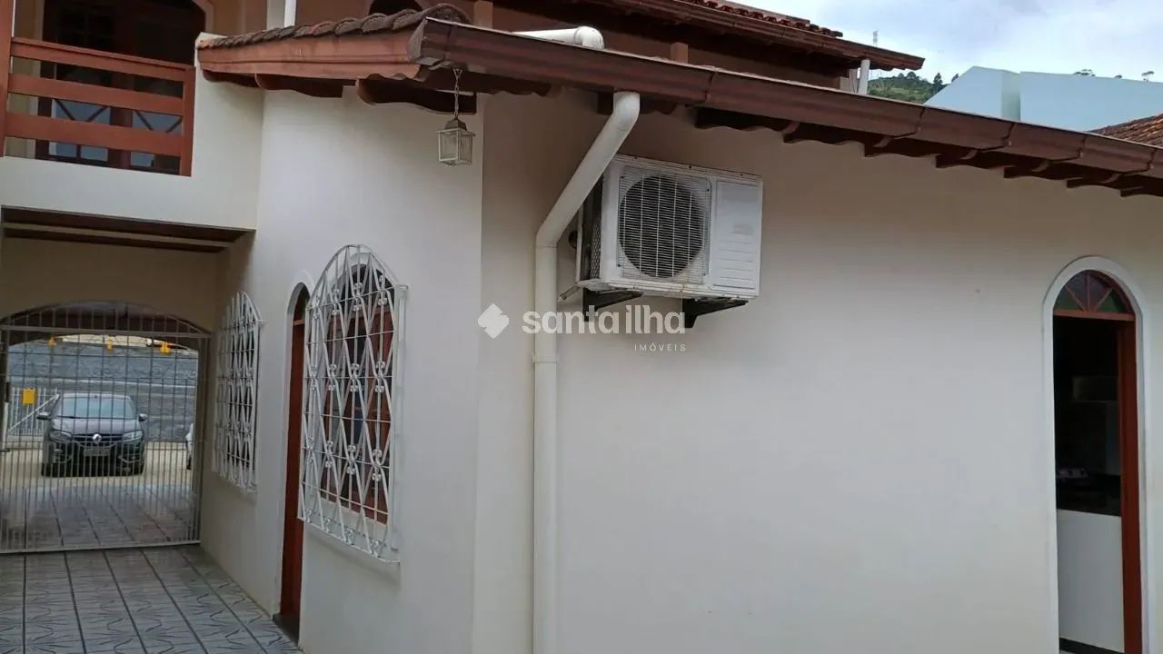 Terreno com 2 casas à venda, 598m² - Costeira do Pirajubaé - Florianópolis/SC - Foto 2