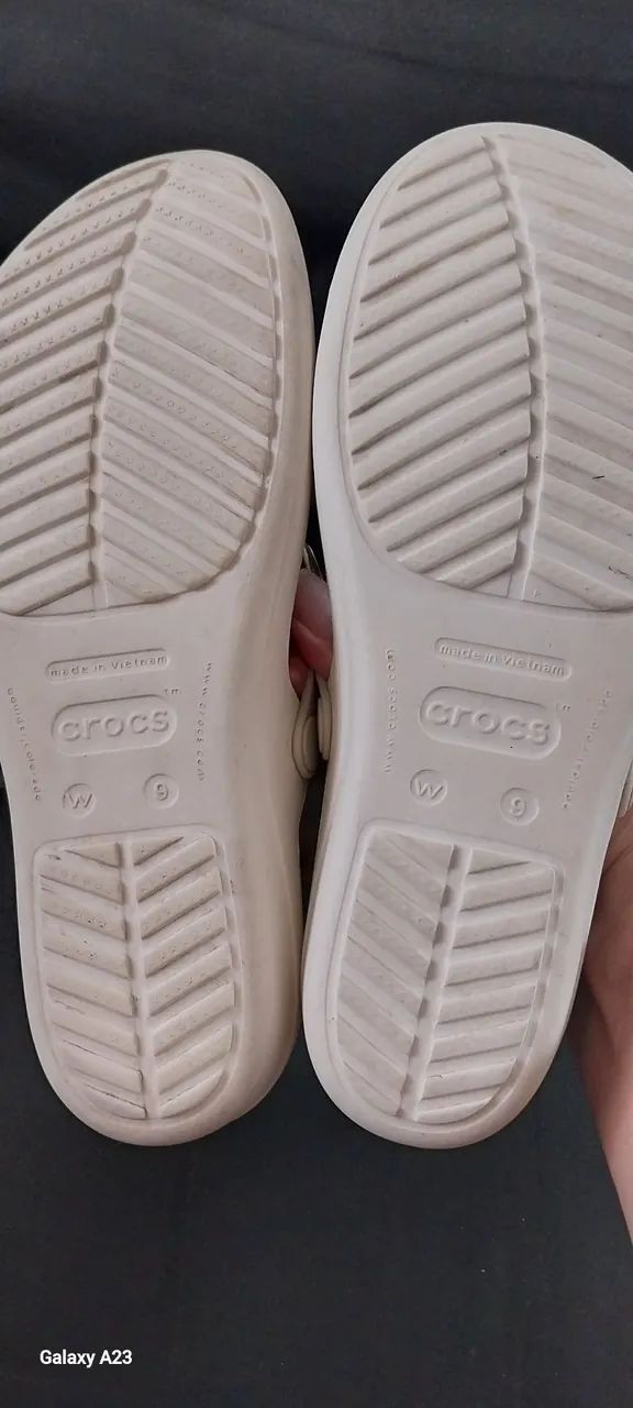 Crocs Sanrah 100% original número 38 - Foto 3