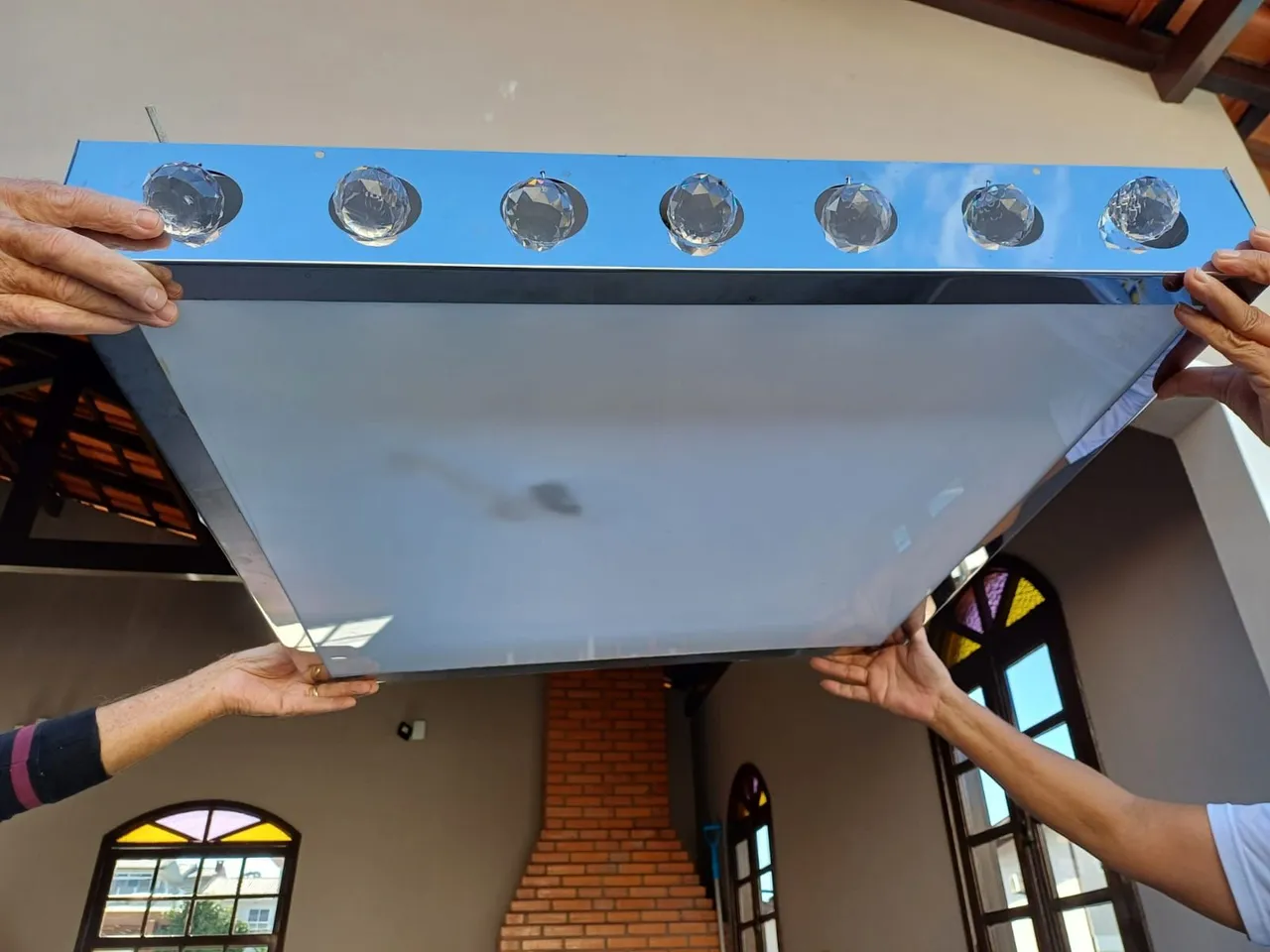 Luminária de cristal com design moderno