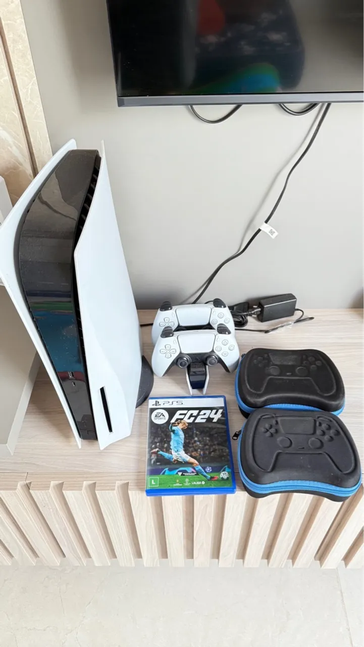 Playstation 5 com Jogo FC24 e Acessórios