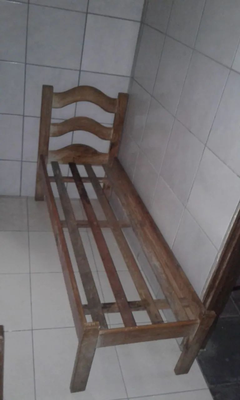 Móveis de madeira maciça de alta durabilidade e ótimo acabamento. - Foto 5
