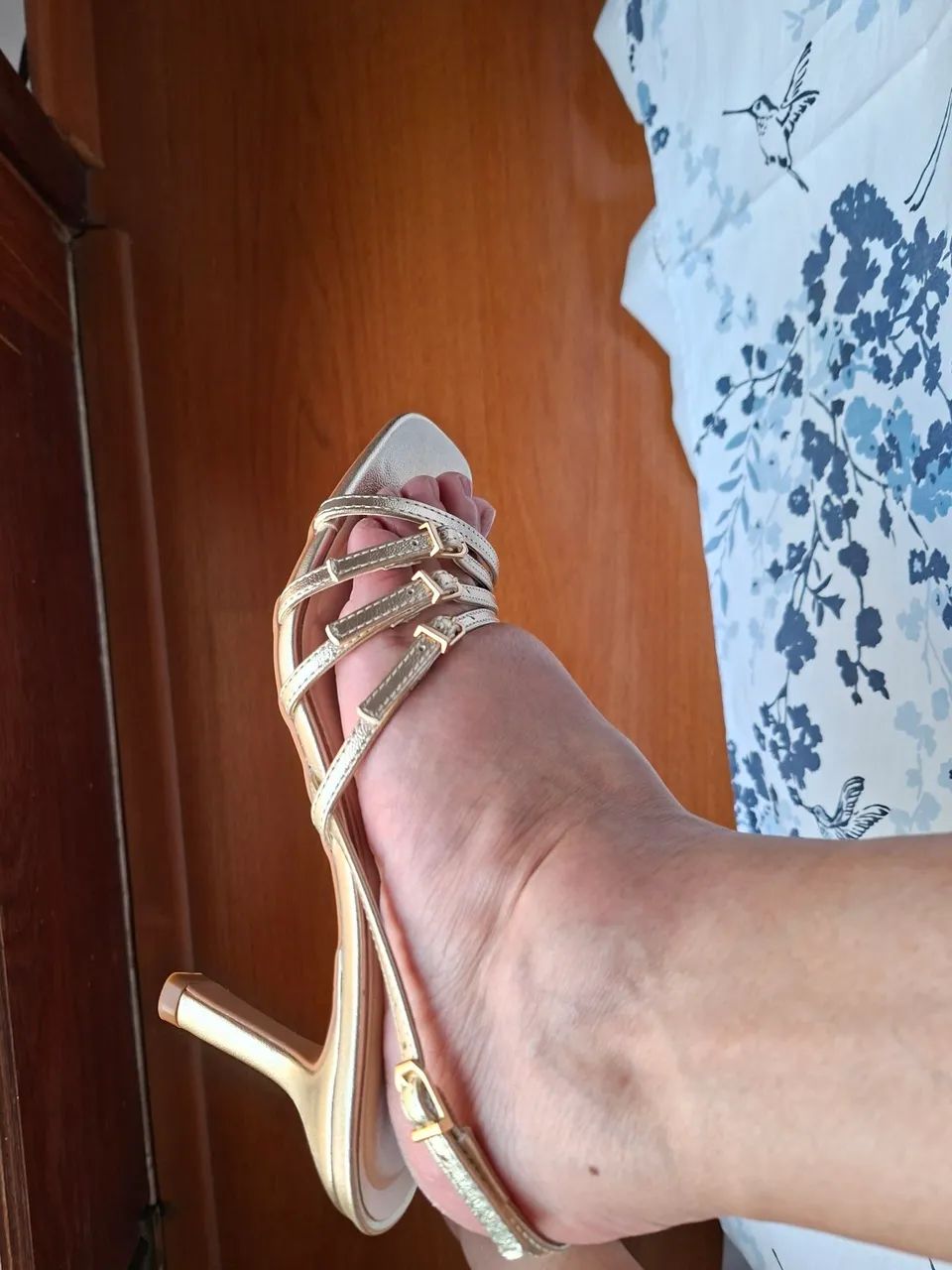 Sandália dourada marca Evidence tamanho 37 - Foto 3