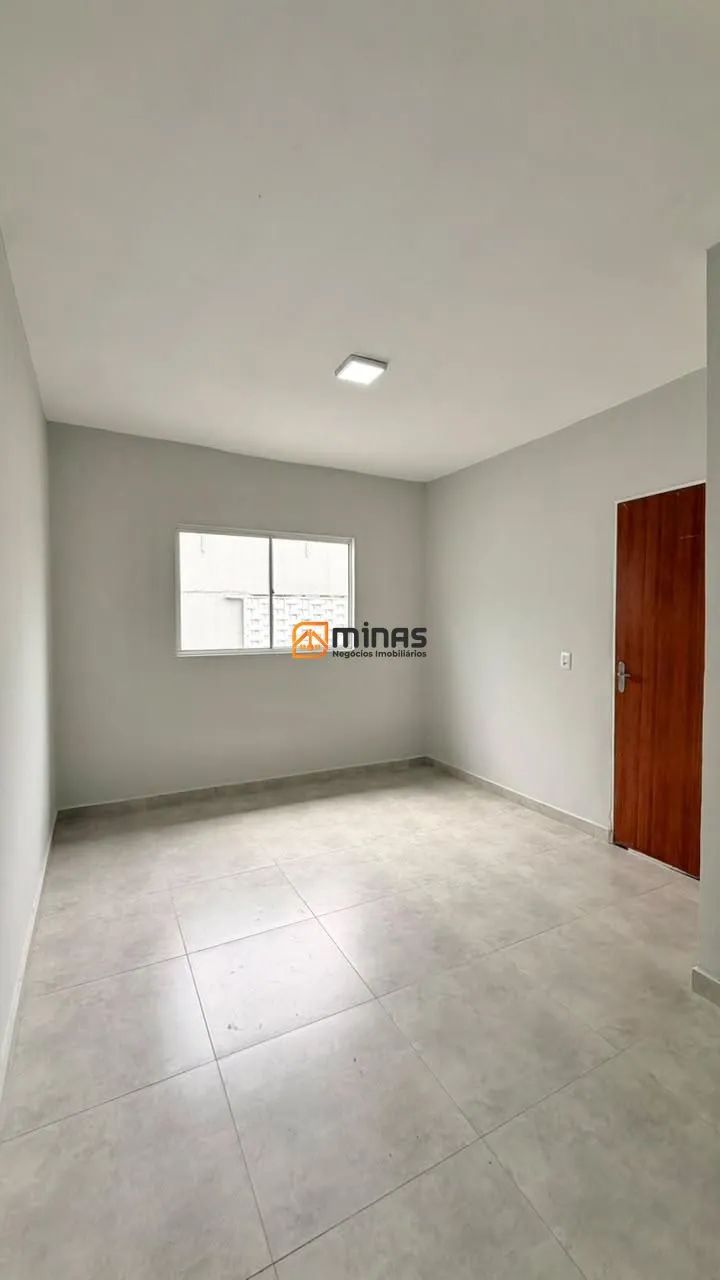 CASA IMPECÁVEL; TODA REFORMADA; - Foto 3