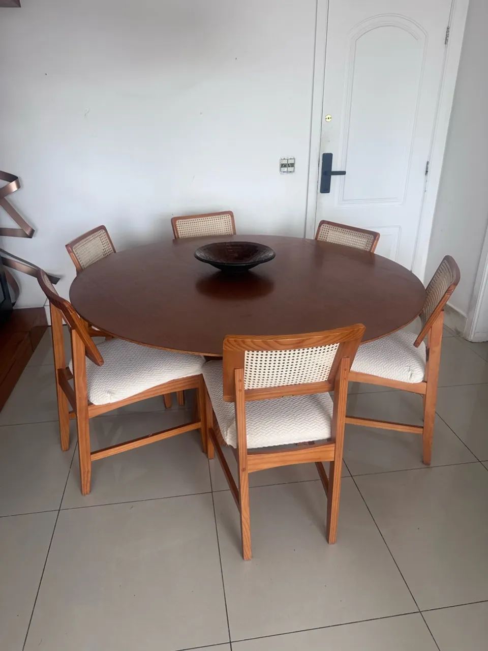 Mesa de jantar e cadeiras de jantar - Foto 2