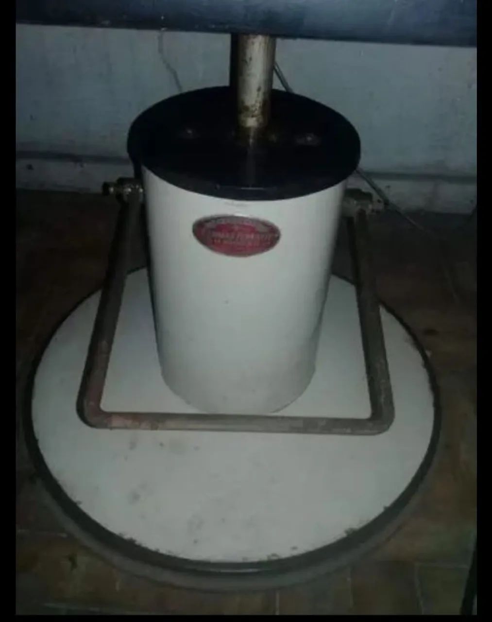 CADEIRA DE BARBEIRO ANTIGA RELÍQUIA  - Foto 2