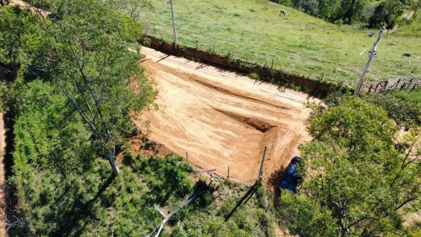 Terreno Joanópolis SP 280m² - 20min do centro - Luz e platô - Aceita proposta