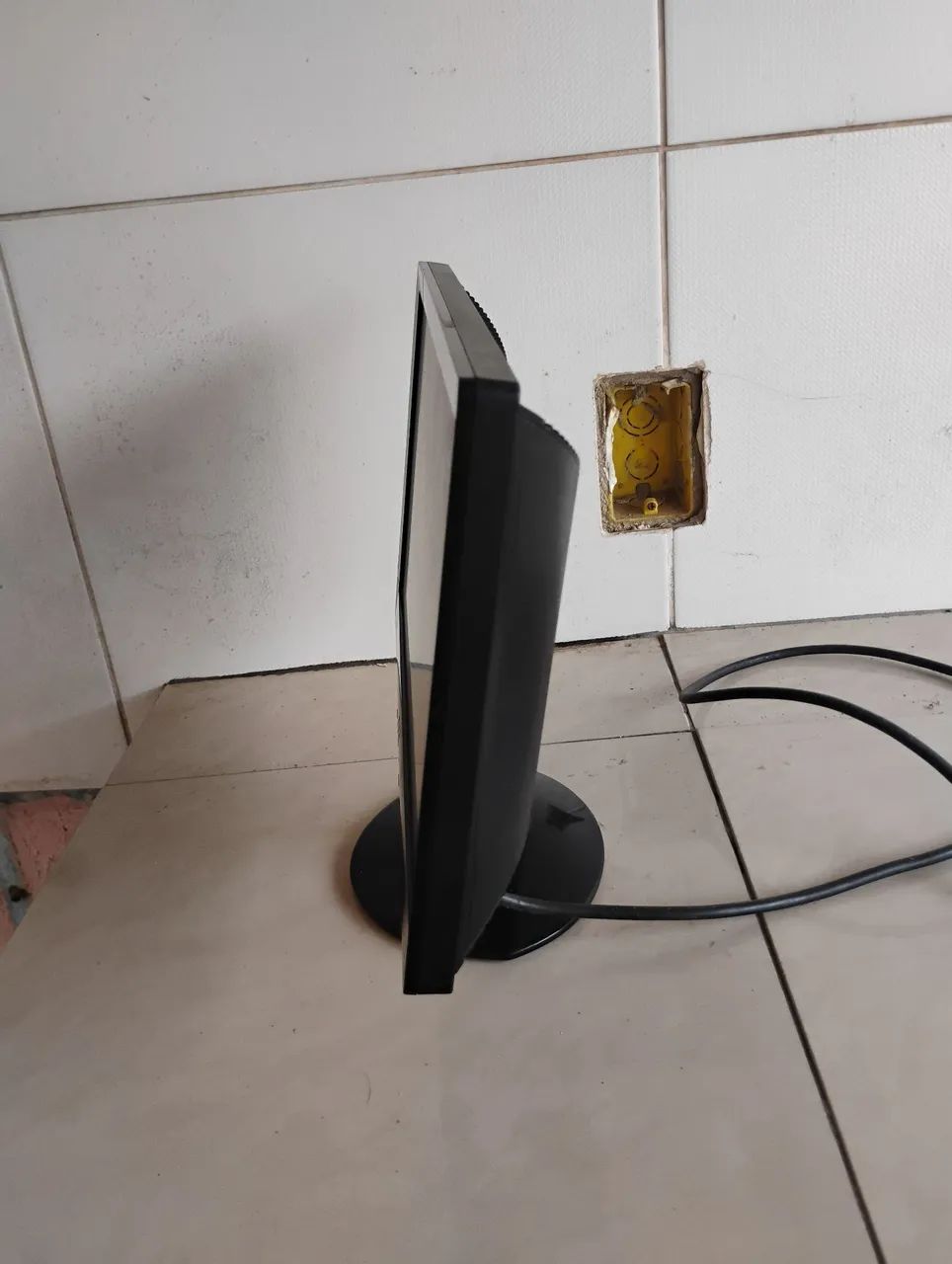 Monitor AOC 19? VGA funcionando - Foto 5