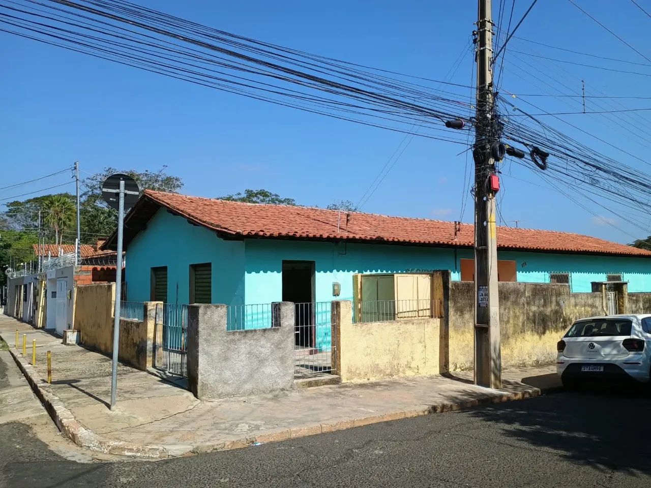 CASA COM PONTO COMERCIAL TERESINA