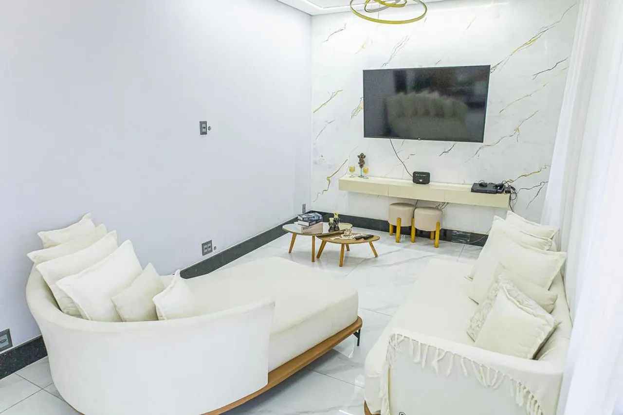 Casa à Venda - Floramar, 4 Quartos, 300 m2