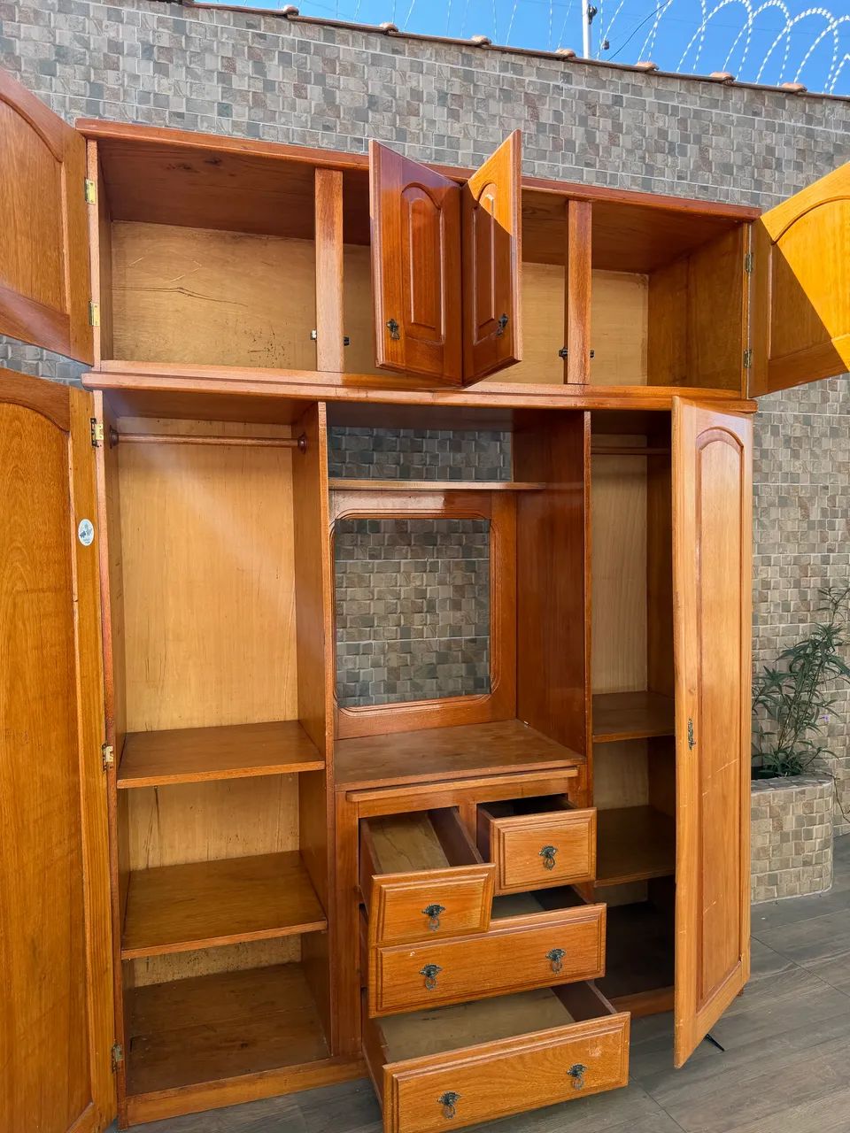 guarda-roupa de madeira - Foto 4