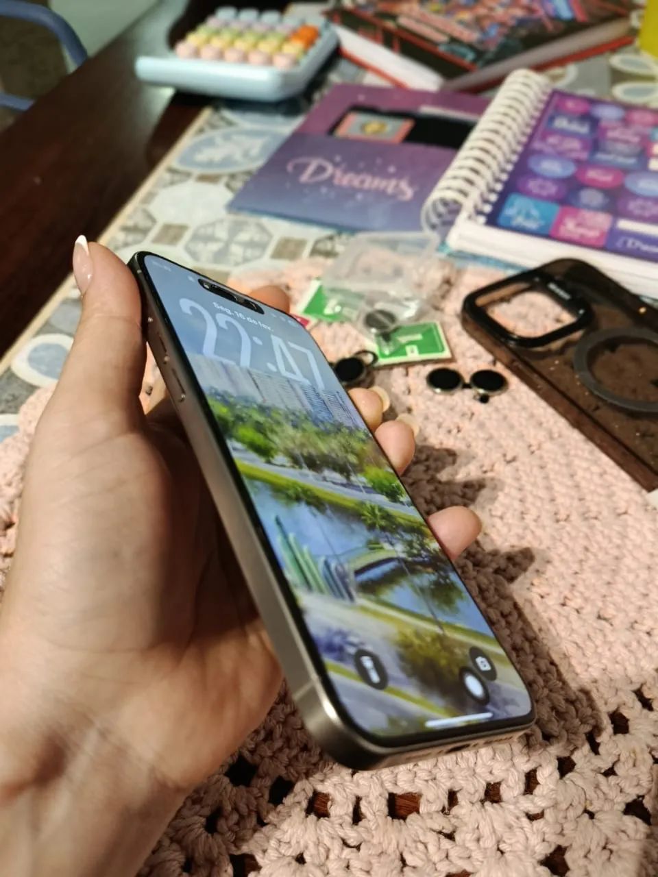 iPhone 15 pro Max Cor natural titanium - Foto 5