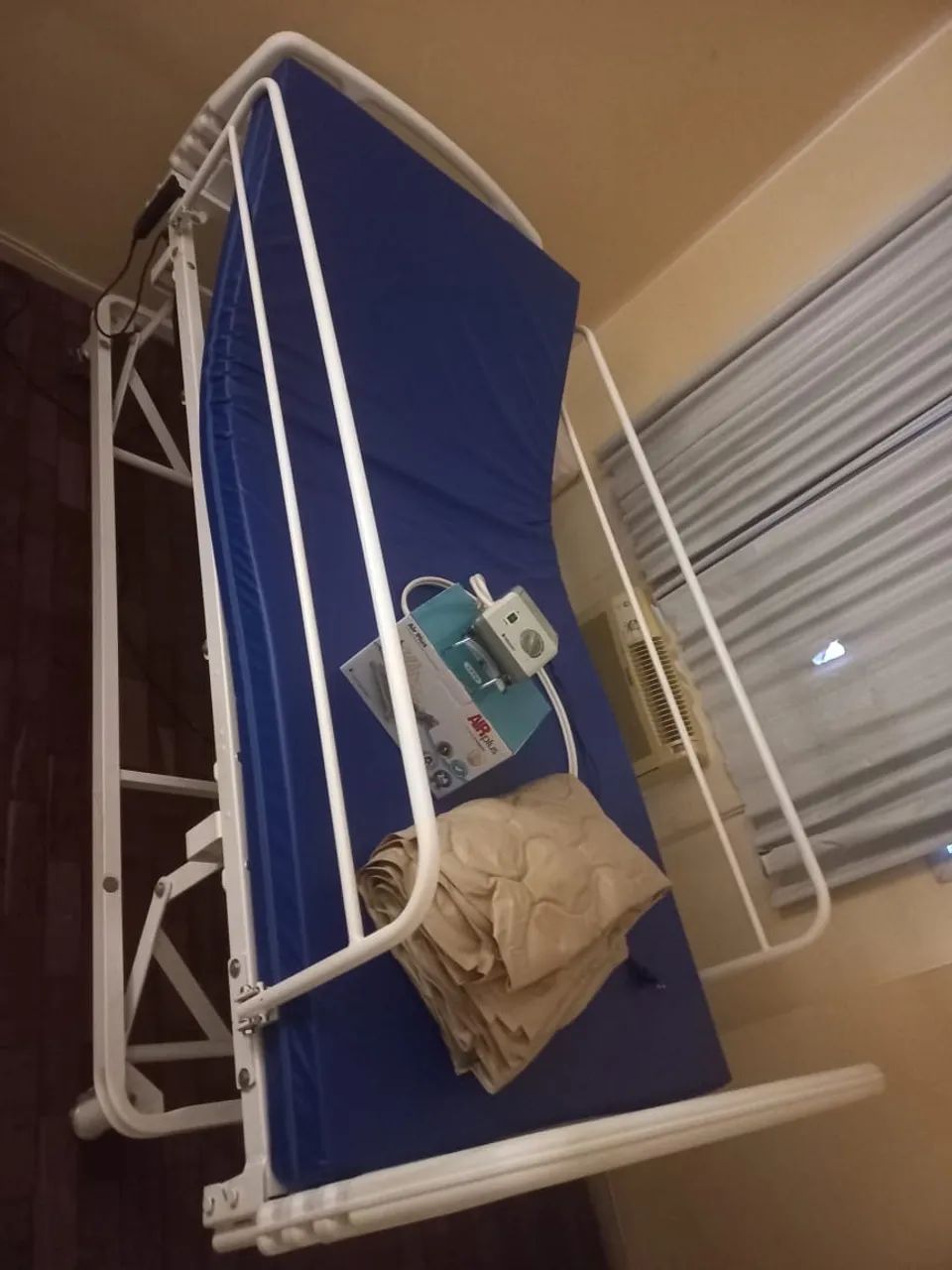 Cama hospitalar automática com colchão e colchão pneumático  - Foto 2