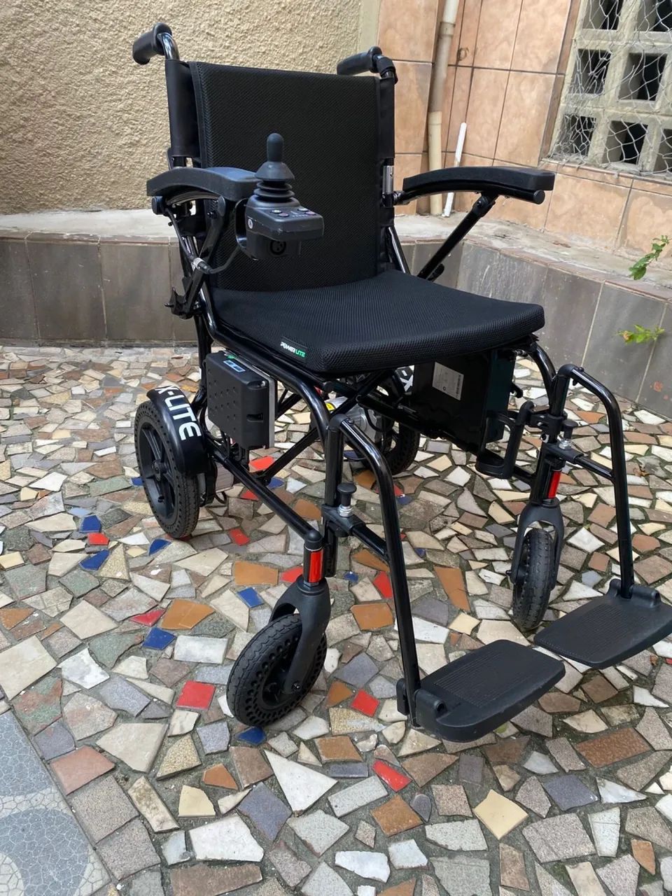 ? VENDE-SE CADEIRA DE RODAS ELÉTRICA 