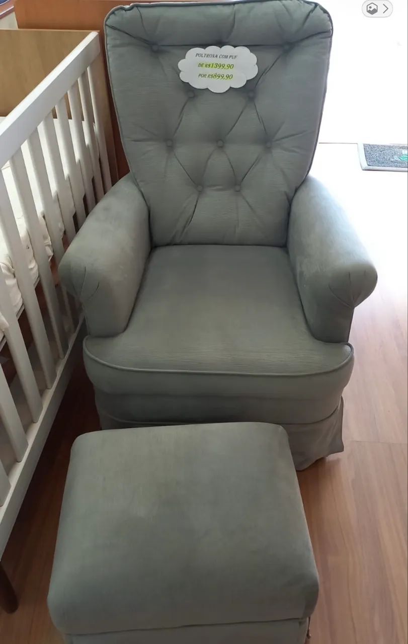 Vendo sofá de amamentação com puf novo  - Foto 2