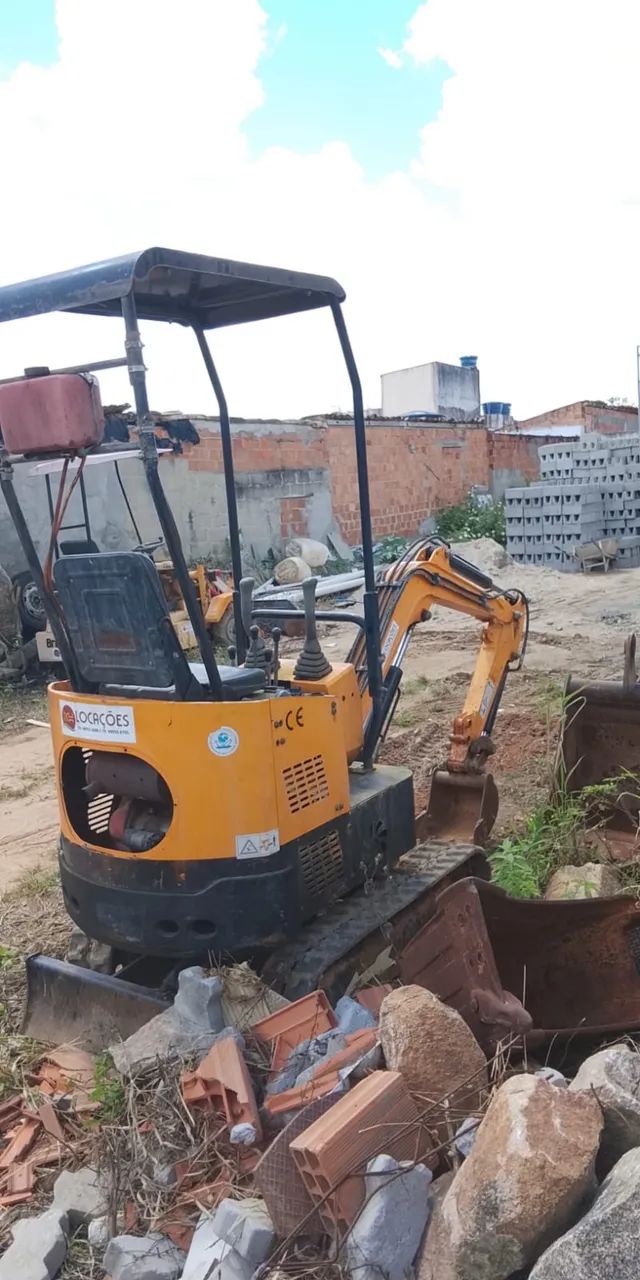 Mini Escavadeira em uso