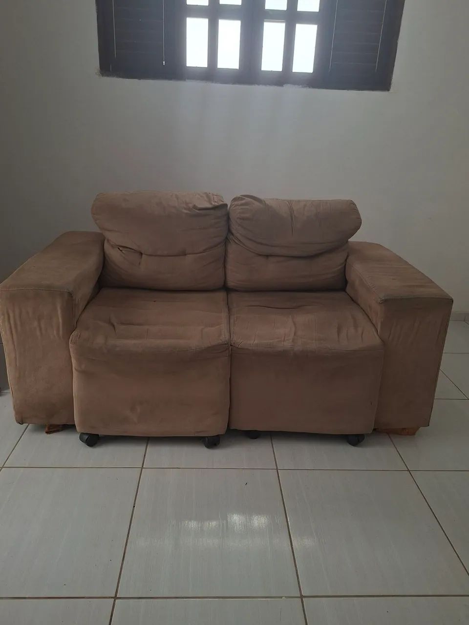 Sofá retrátil 2/3 