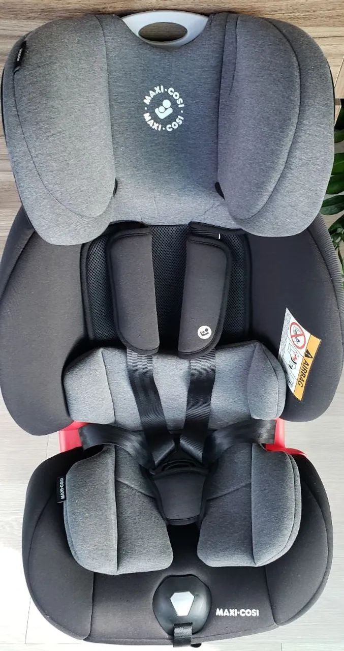 Cadeira Infantil p/ carro, marca MAXI-COSI, modelo Jasper, de 0 a 36Kg, cheirando a nova.