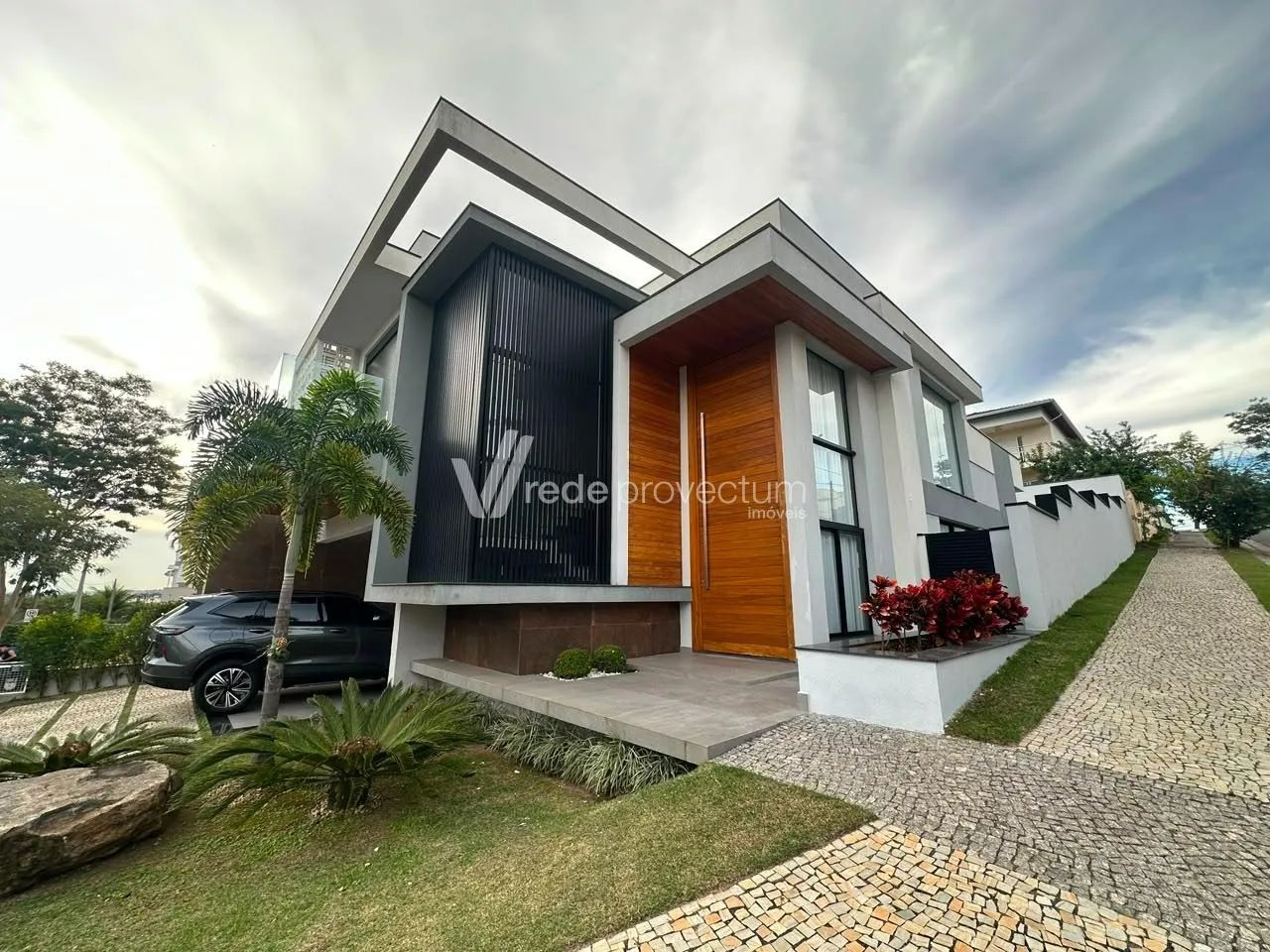 Casa a venda no Swiss Park 4 suítes