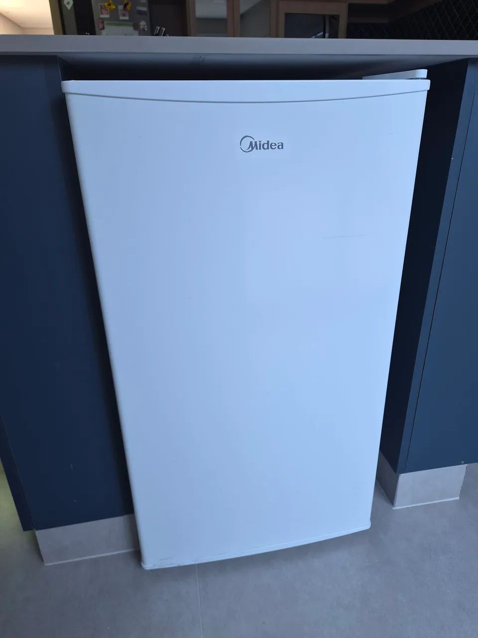 FRIGOBAR MIDEA 93 LITROS BRANCO 