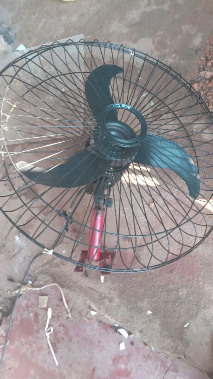 Ventilador grande de parede 
