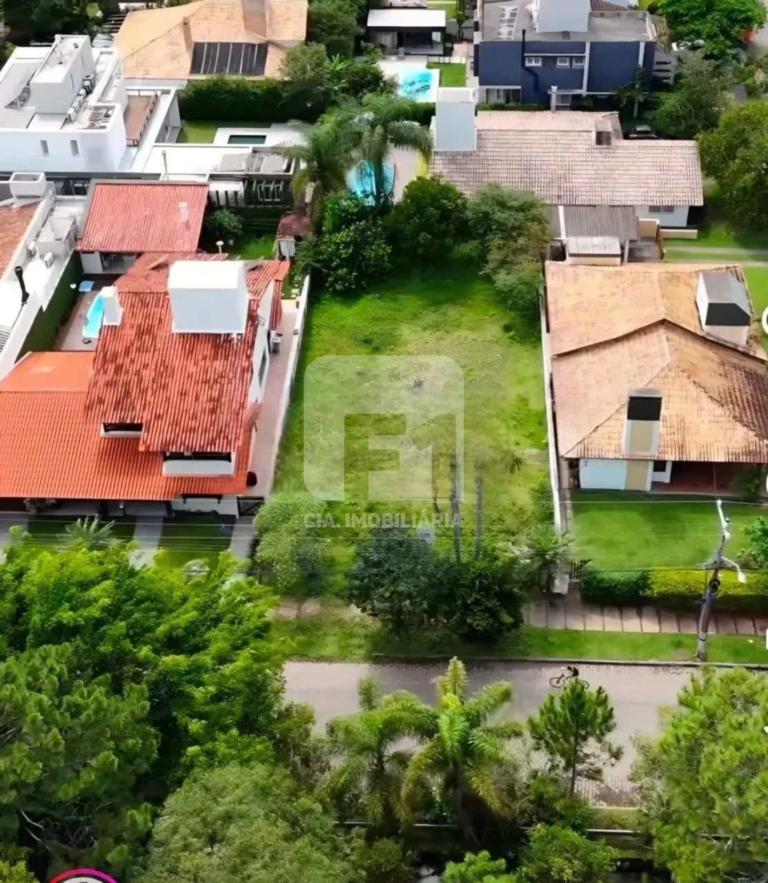 Terreno com 450m² à venda em Jurerê Internacional