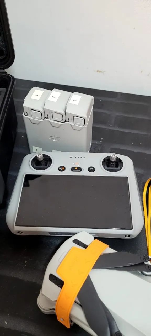 Drone DJI Mini 3 Pro + Controle DJI RC (Com Tela) + Acessórios - Foto 2