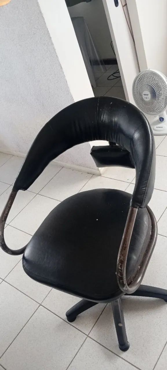 Vendo cadeira de cabeleireiro usada com avarias 