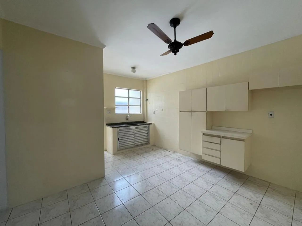 Apartamento de 2 Dormitórios com Sacada no Centro de Peruíbe - Foto 4