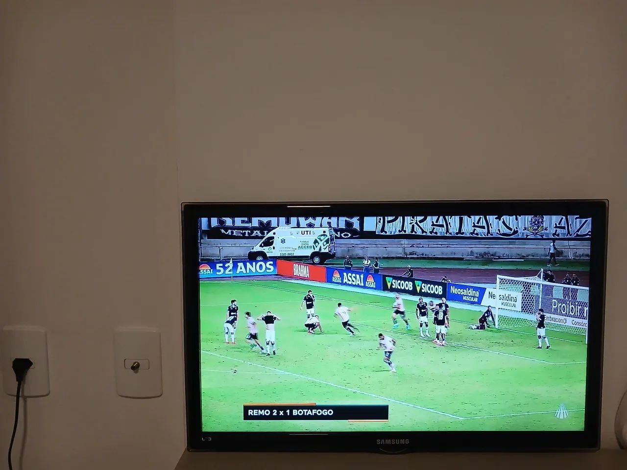 VENDO TV DE LED SAMSUNG 27 POLEGADAS COM CONVERSOR DIGITAL EMBUTIDO  - Foto 3