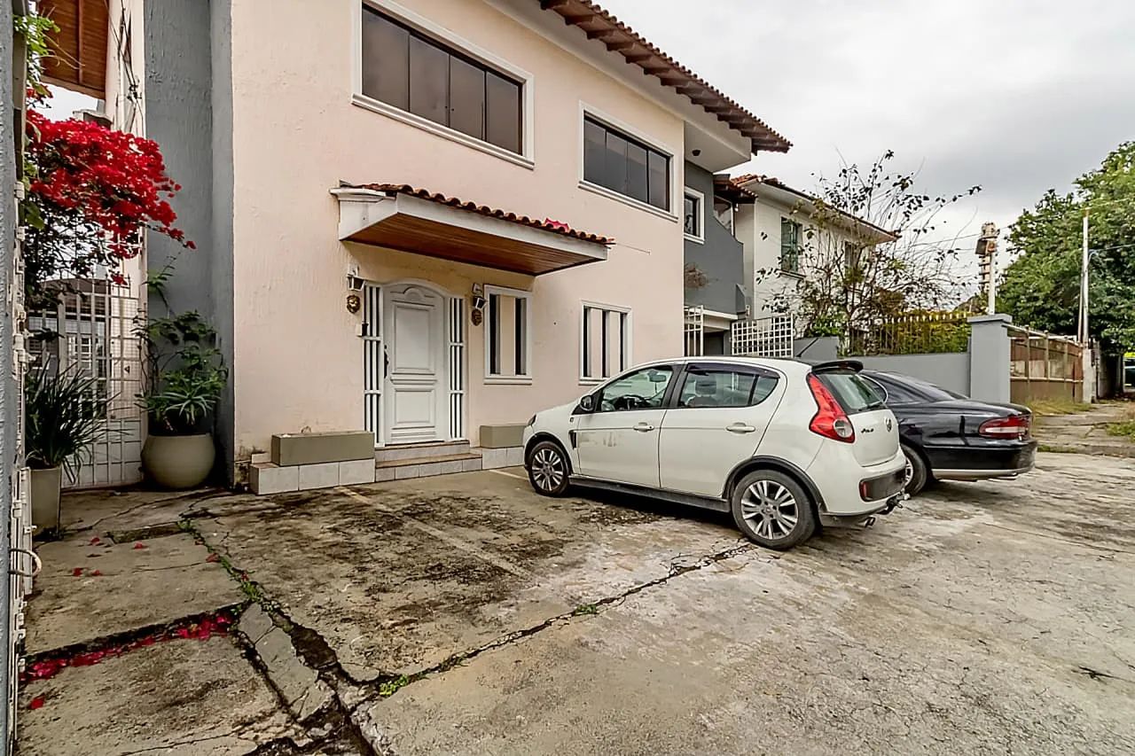 Prédio comercial na Rua Bairi, 67 - 04 conjuntos  530 m²