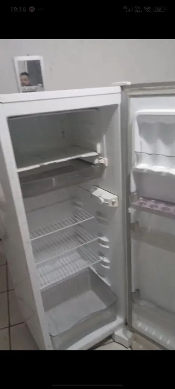 Geladeira/SEM O GÁS 