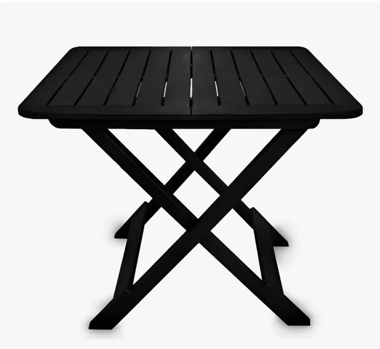 Mesa de plástico com 4 cadeiras 