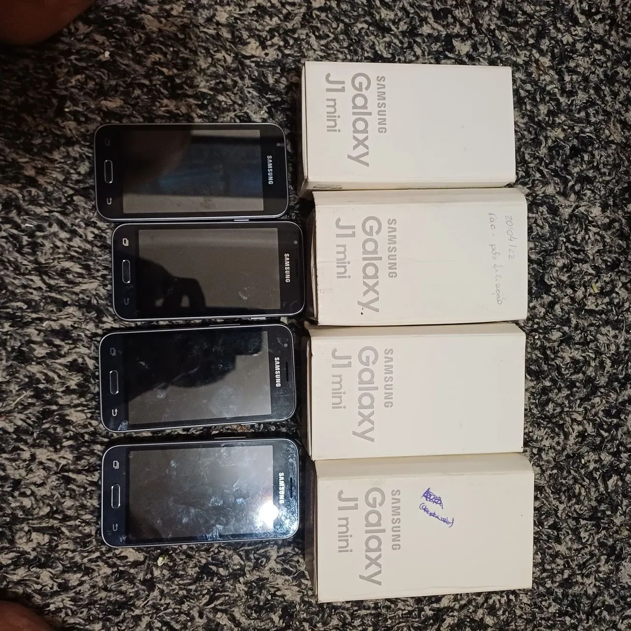 Lote 4  samsung J1 