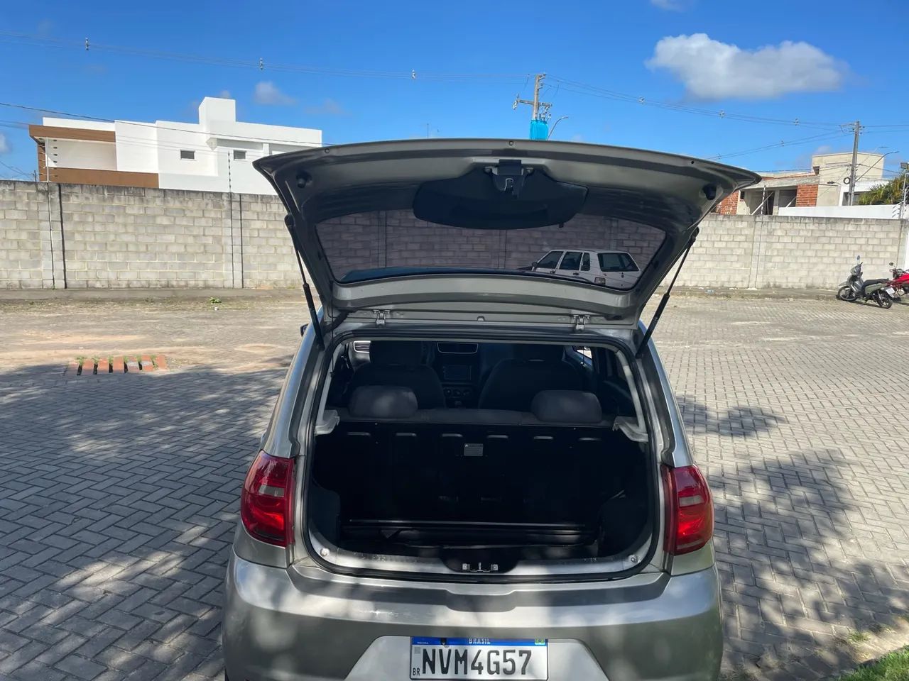 Volkswagen Fox Fox 1.0 Mi Total Flex 8V 5p 2013