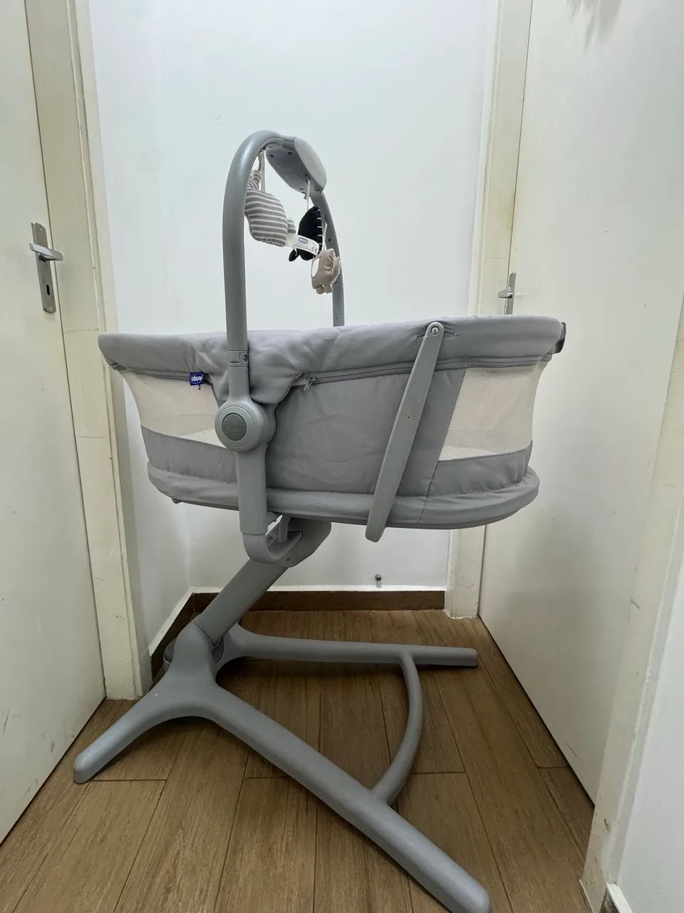 Berço Portátil Moisés - Chicco - Baby Hug 4 em 1 - Glacial  *PERFEITO ESTADO*