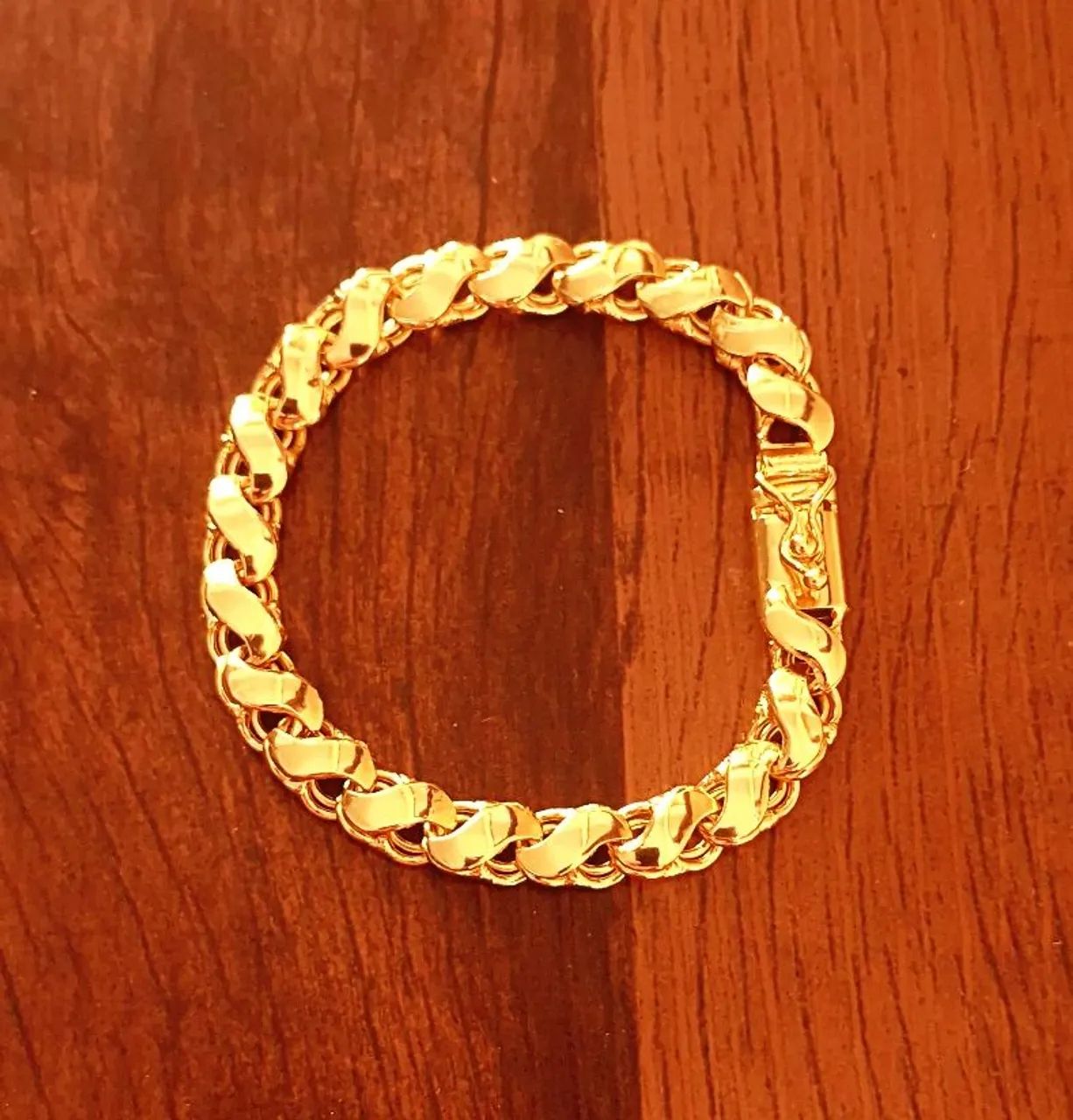 Bela pulseira banhada a ouro 18k nova