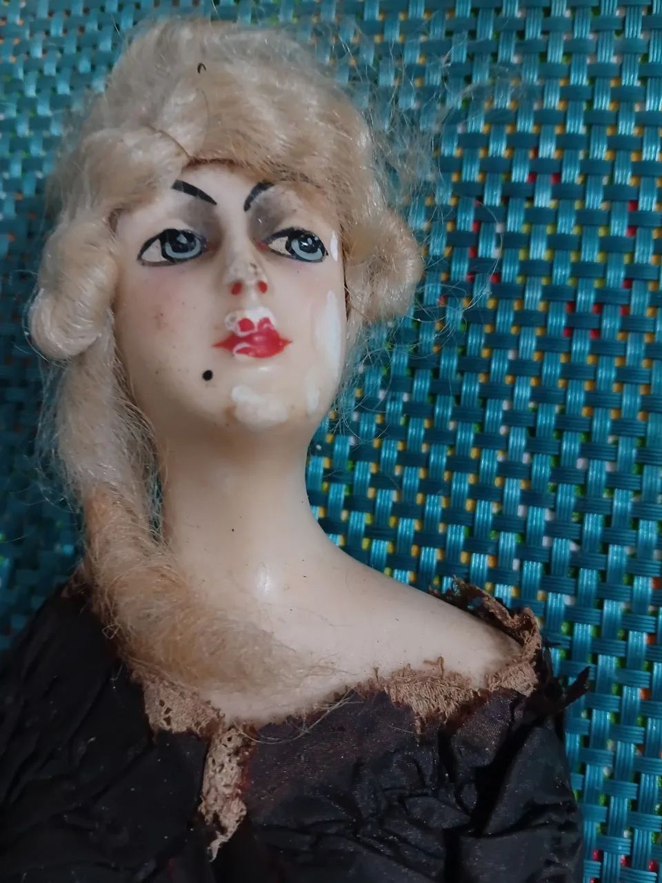 Boneca francesa para restauração 