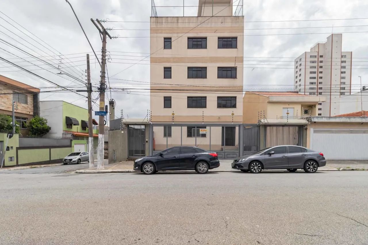 Prédio comercial na Rua Engenheiro Pegado, 1153  1078 m²