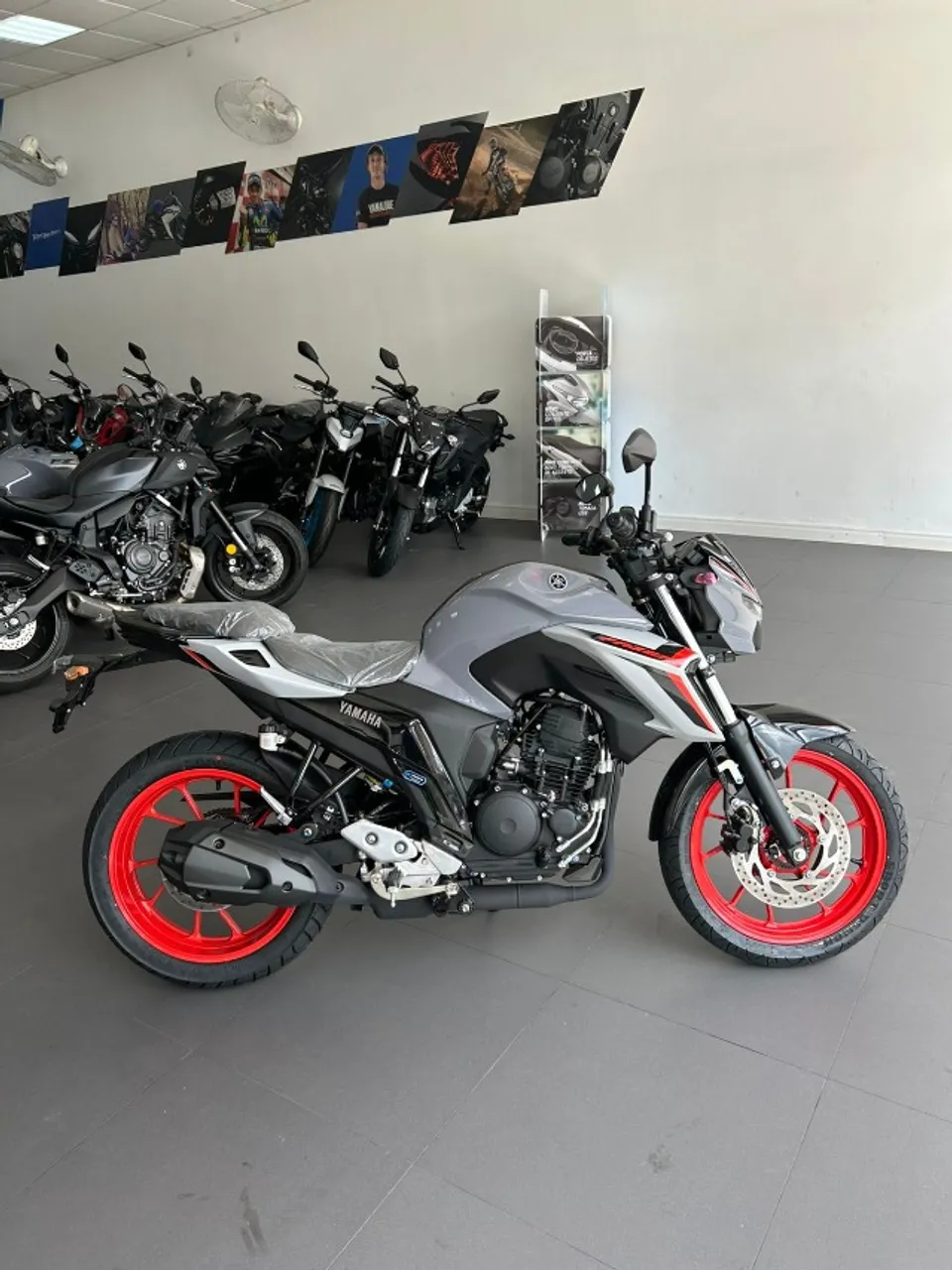 Kawasaki Zx-6r 636cc 2020 - 1504152129 | OLX