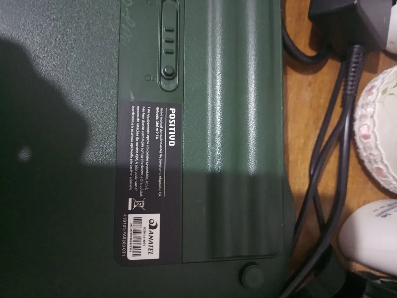 Vendo esse notebook marca positivo novo valor 400  - Foto 2